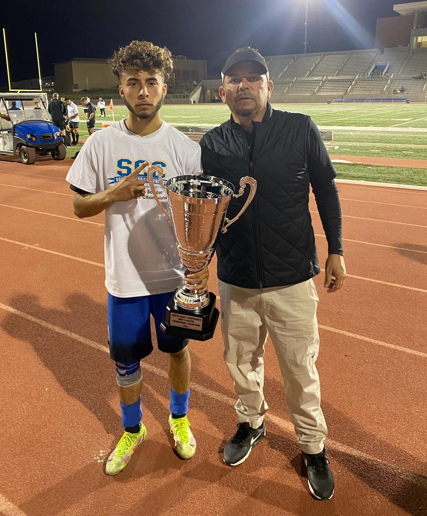Armando Ibarra & Benny Artiaga with the SCC Tournament Trophy