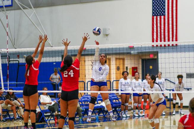 Mary Keil had a team-high 15 kills against Long Beach City