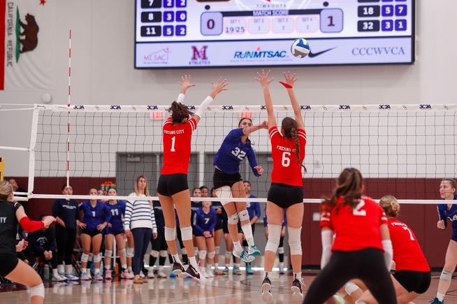 Lilli Peterson signs with DII Dominican University