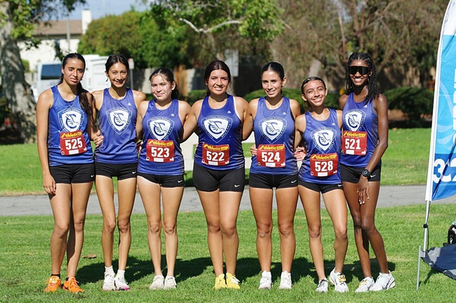 2025 Cerritos College women's cross country team photo